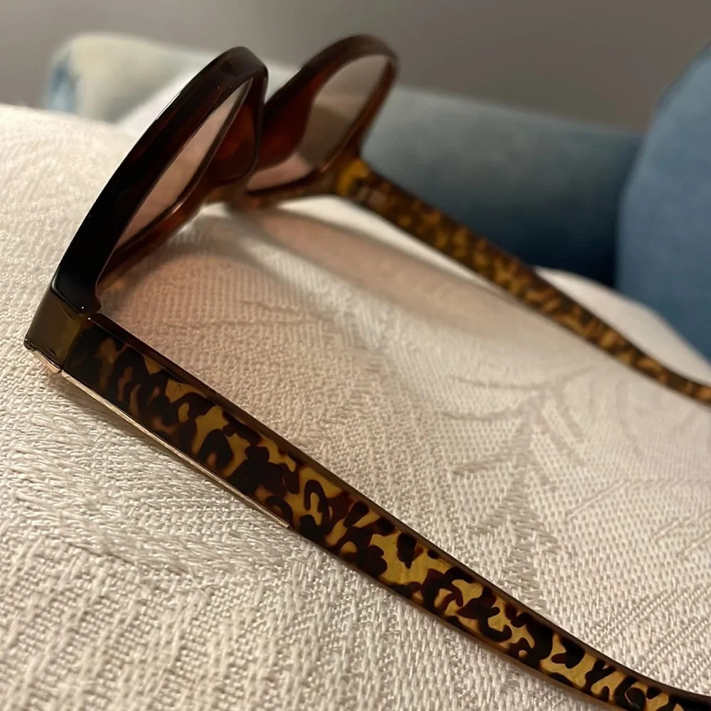Foster Grant women’s tortoise